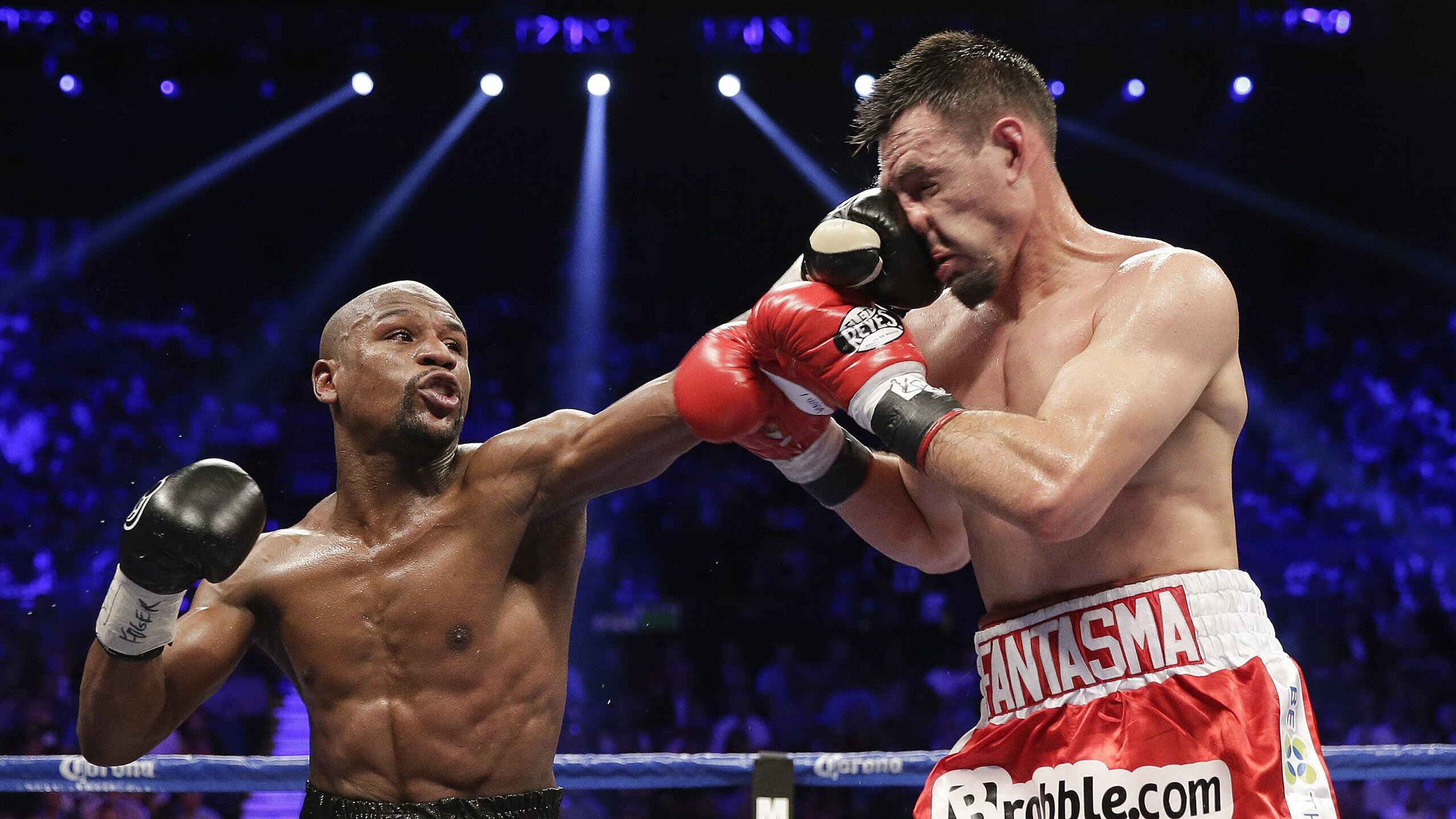 阿尔阿赫利防守强度持续提升，恒大1_0阿尔阿赫利