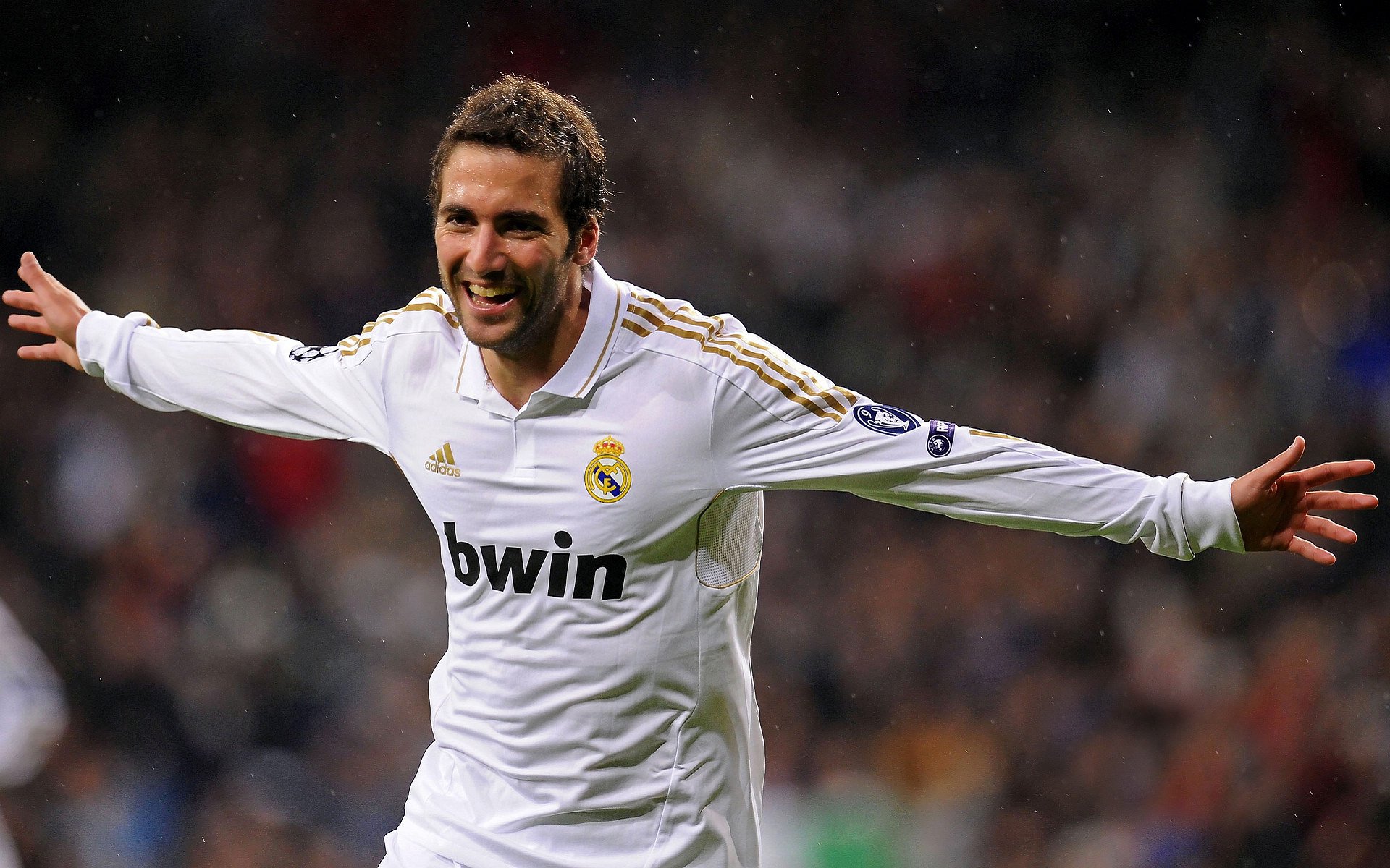 乔·波尔曼的个人突破和出色视野,为袋鼠队创造多次得分机会,乔丁·波尔特