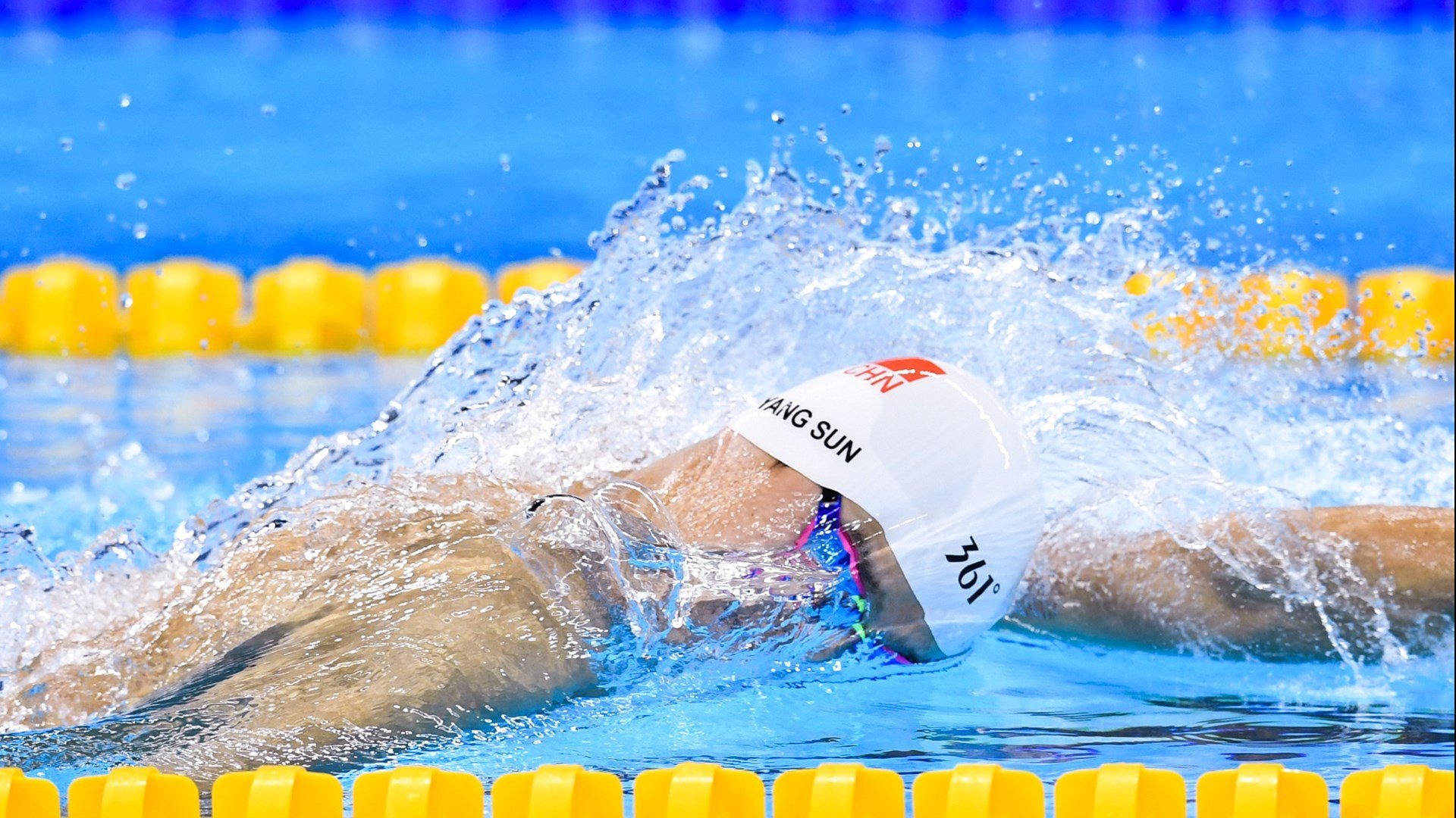 体育新闻中心高光镜头聚焦，体育新闻专题报道